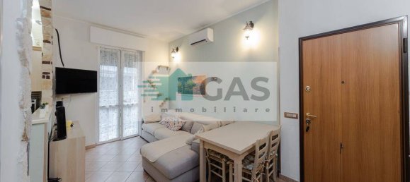 Apartamento de 2 dormitorios en Monza, Italy No. 372423 2