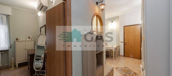 Apartamento de 2 dormitorios en Monza, Italy No. 372423 25