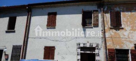 1 bedroom Apartment in Roncoferraro, Italy No. 350108 2