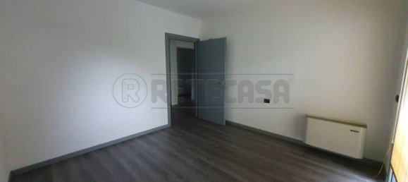 3 Schlafzimmer Wohnung in Gadesco Pieve Delmona, Italy, Nr. 142861 18