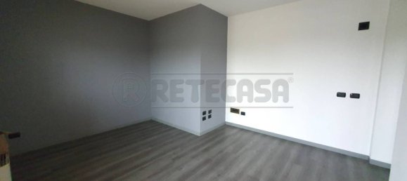 3 Schlafzimmer Wohnung in Gadesco Pieve Delmona, Italy, Nr. 142861 2