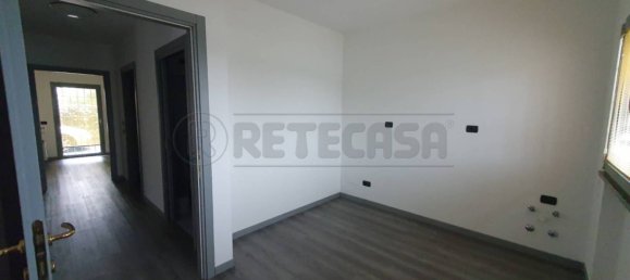 3 Schlafzimmer Wohnung in Gadesco Pieve Delmona, Italy, Nr. 142861 4