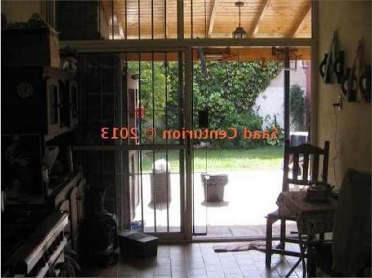 3 bedrooms House in Moron, Argentina No. 14994