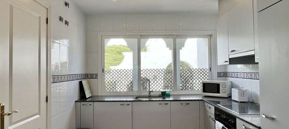 2 bedrooms Penthouse in Estepona, Spain No. 180194 11