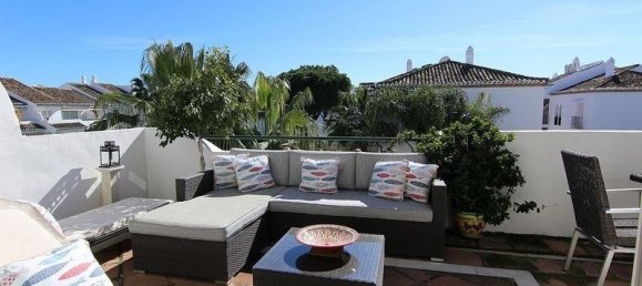 2 bedrooms Penthouse in Estepona, Spain No. 180194 16
