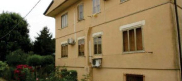 4 rooms Apartment in Lendinara, Italy No. 54439 7