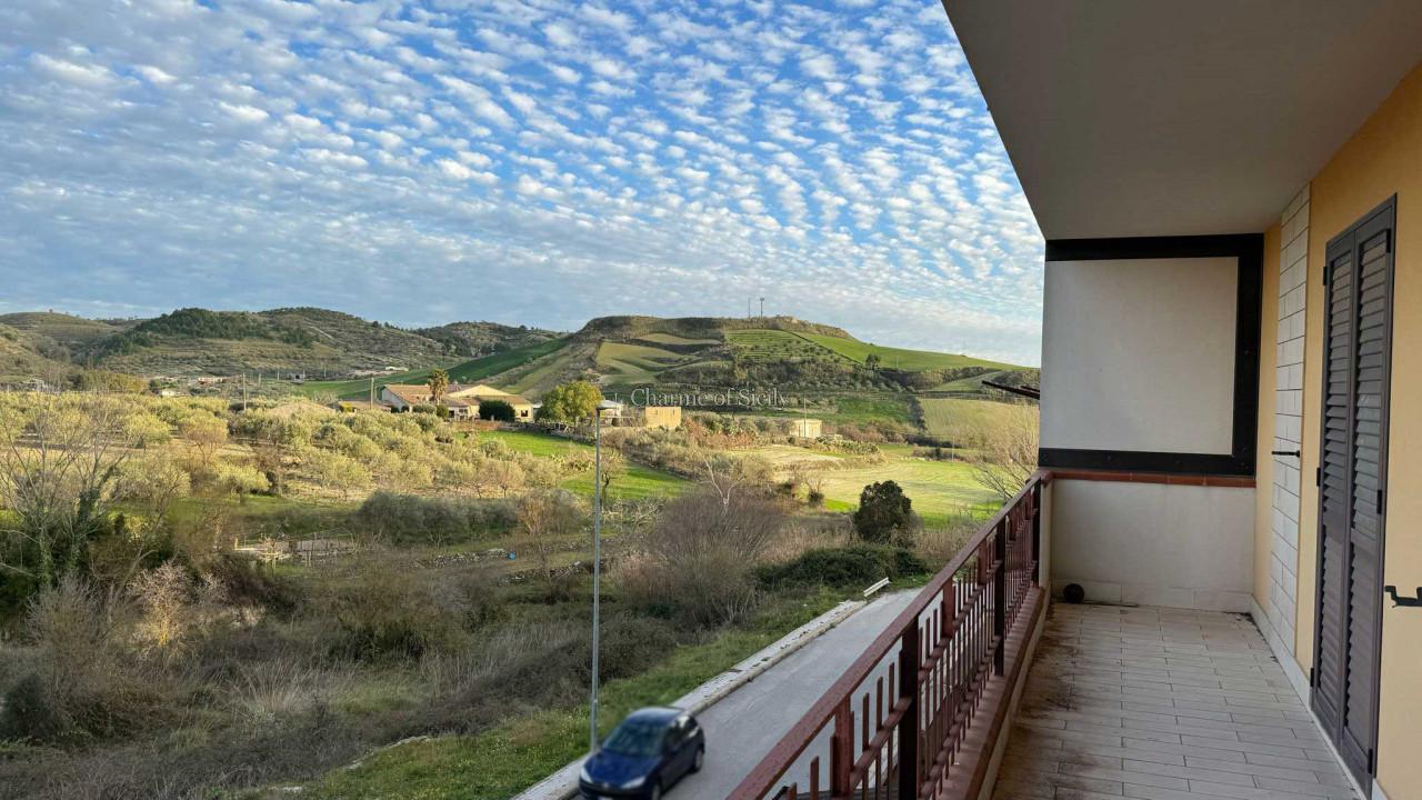 4-salle Appartement à Giarratana, Italy No. 226610