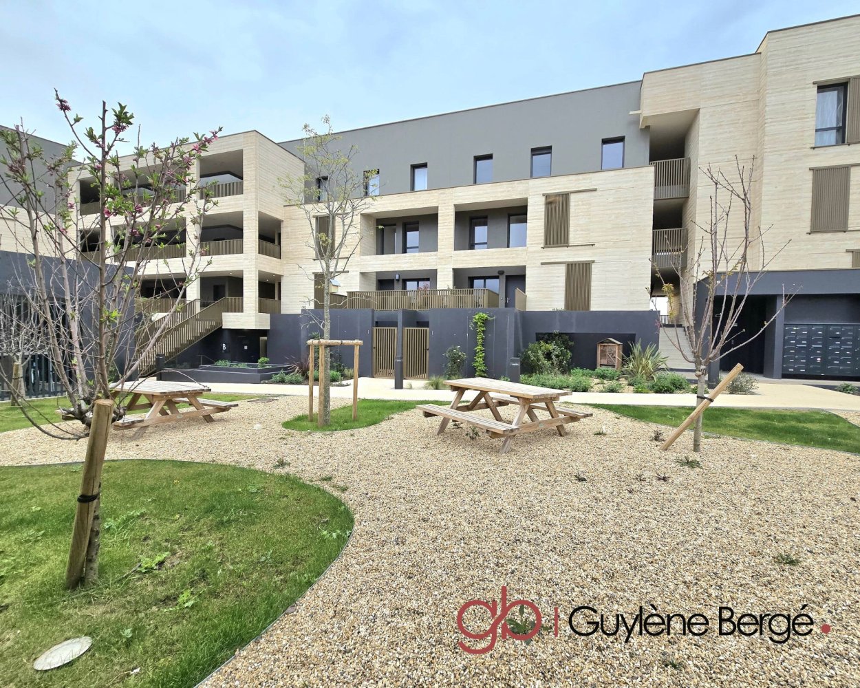 Квартира с 3 спальнями в Могио, Франция № 297645