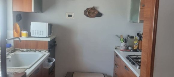 Квартира с 4 комнатами в Фьюмичино, Италия № 280450 10