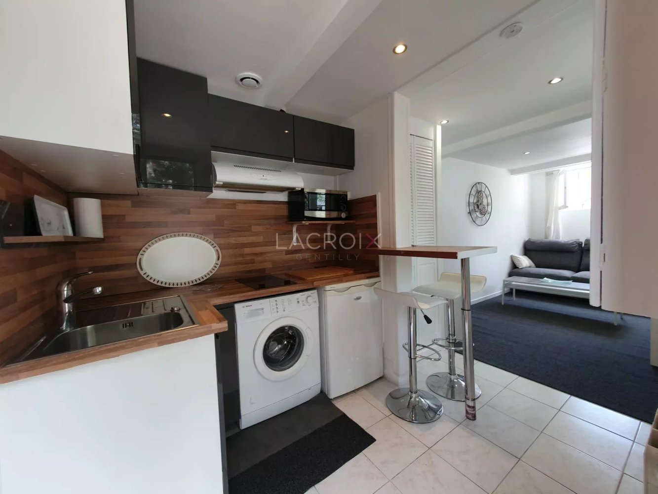 Studio in Arcueil, France No. 180062