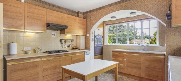 3 غرف نوم منزل في Egham, United Kingdom رقم 8627 2