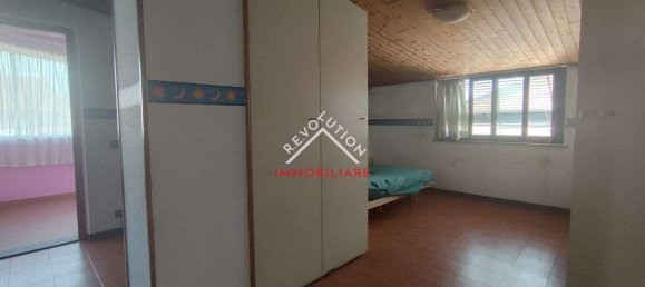 6 rooms Apartment in San Giustino, Italy No. 281199 20
