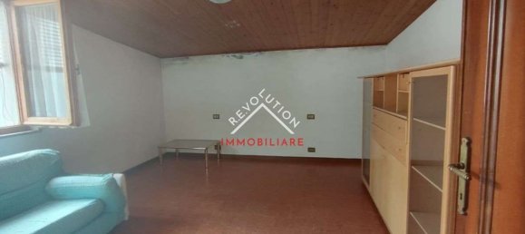 6 rooms Apartment in San Giustino, Italy No. 281199 5