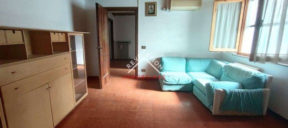6 rooms Apartment in San Giustino, Italy No. 281199 2