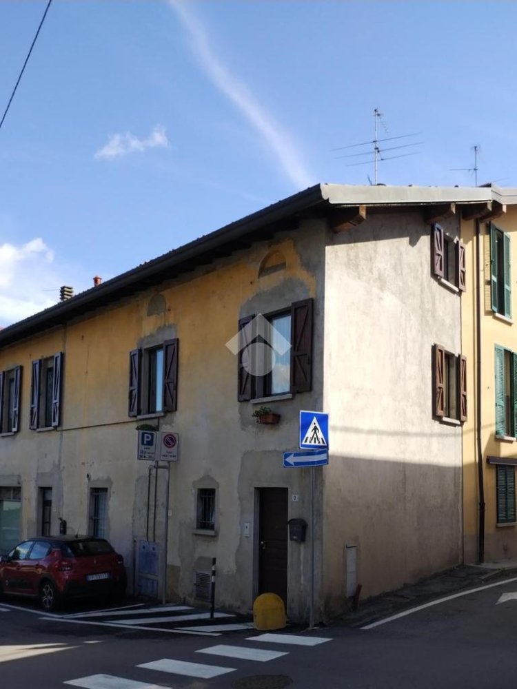 Apartamento T2 em Lurago d'Erba, Italy N.º 324752