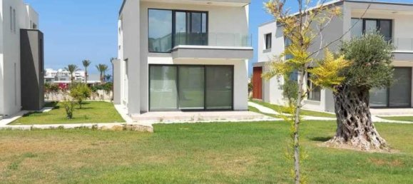 3 Schlafzimmer Haus in Chloraka, Cyprus, Nr. 7073 2