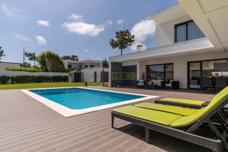 4 bedrooms House in Corroios, Portugal No. 171636