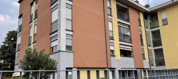 3 rooms Apartment in Canegrate, Italy No. 158564 11