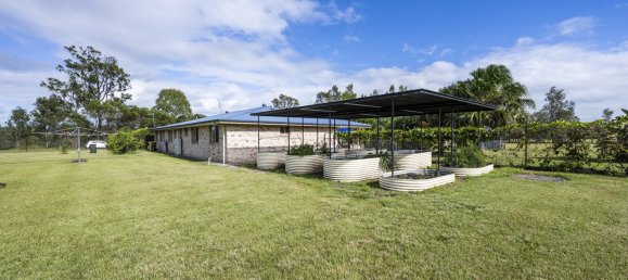 4 bedrooms House in Sandy Crossing, Australia No. 893 24