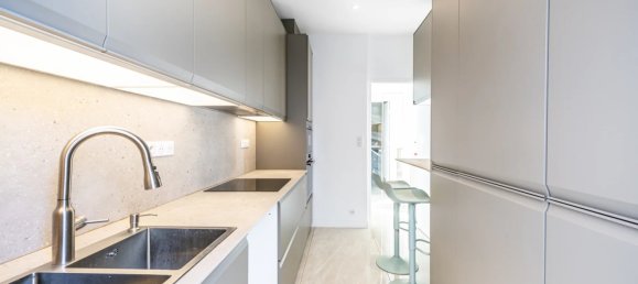 Propiedad comercial de 3 dormitorios en Nice, France No. 1919 21