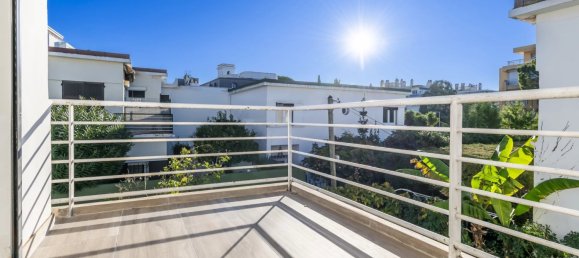 Propiedad comercial de 3 dormitorios en Nice, France No. 1919 5