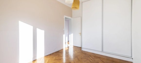 Propiedad comercial de 3 dormitorios en Nice, France No. 1919 8