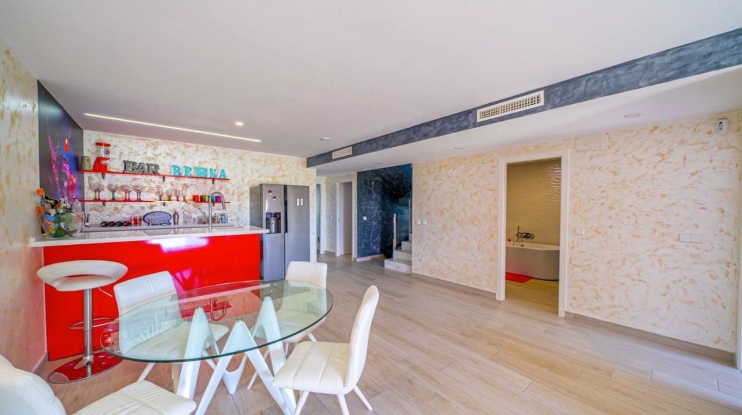 4 bedrooms House in Alicante, Spain No. 134574