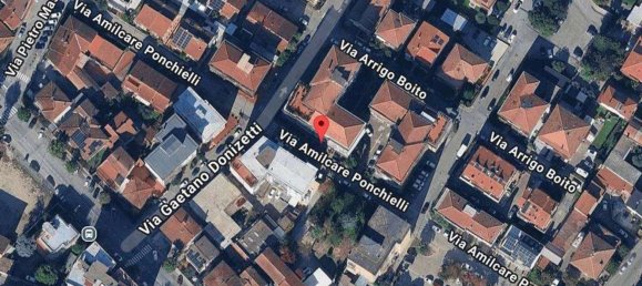 3 bedrooms Apartment in Campi Bisenzio, Italy No. 315615 2