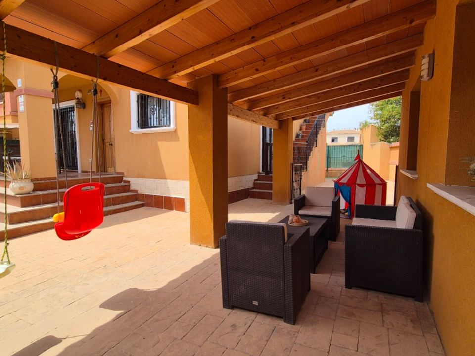 2 bedrooms Villa in Torrevieja, Spain No. 176479