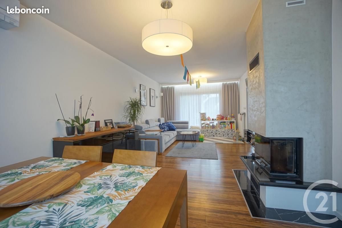 Дом с 4 спальнями в Жуэ-ле-Тур, Франция № 256807