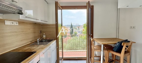 Квартира с 4 комнатами в Тулон, Франция № 339500 3