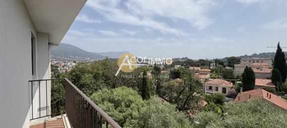 Квартира с 4 комнатами в Тулон, Франция № 339500 4