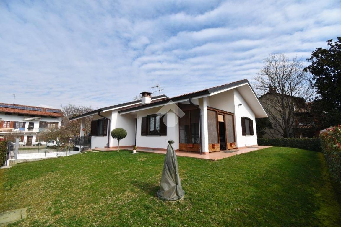 Villa de 3 dormitorios en Albiano d'Ivrea, Italy No. 106682