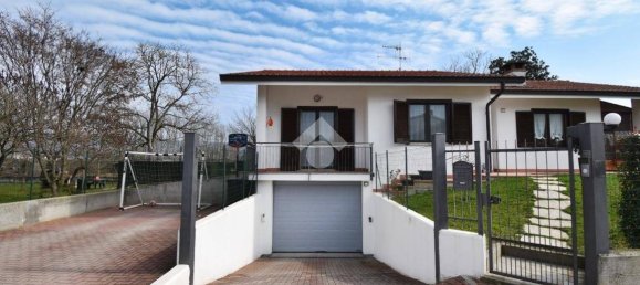 Villa de 3 dormitorios en Albiano d'Ivrea, Italy No. 106682 6