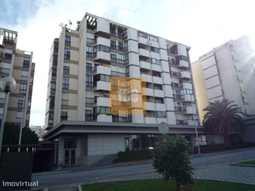 5136m² Commercial property in Porto, Portugal No. 50363