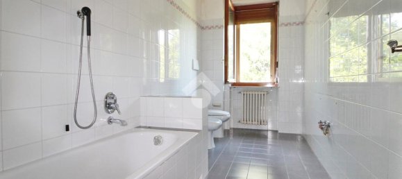 5 bedrooms Villa in Mariano Comense, Italy No. 298373 36