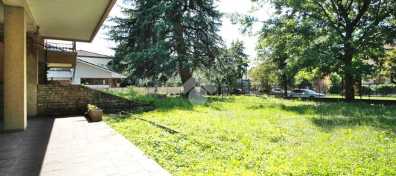 5 bedrooms Villa in Mariano Comense, Italy No. 298373 8