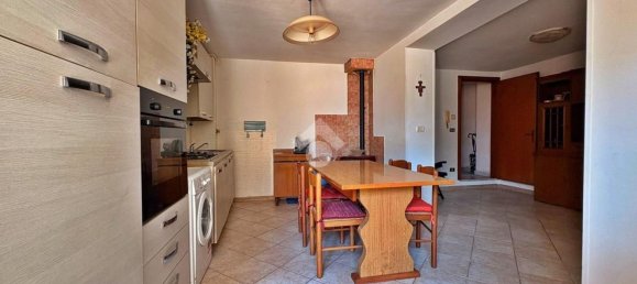 5 rooms House in Gualdo Tadino, Italy No. 273807 3