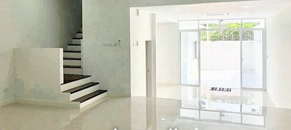 4 bedrooms Bungalow in Bangkok, Thailand No. 15093 5