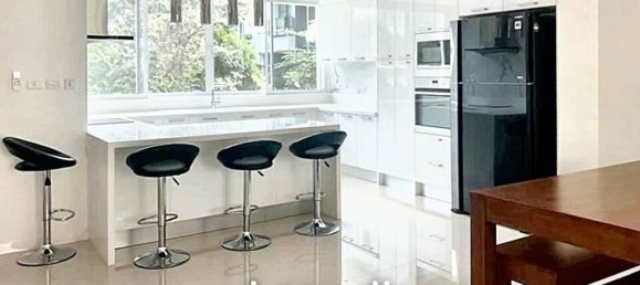 4 bedrooms Bungalow in Bangkok, Thailand No. 15093 2