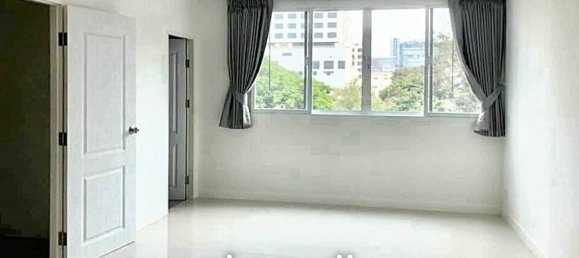 4 bedrooms Bungalow in Bangkok, Thailand No. 15093 10