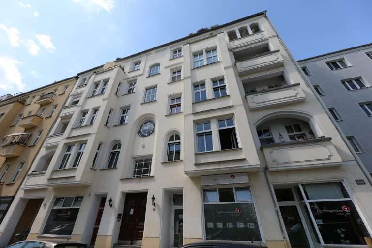 2 rooms Building in Friedrichshain, Germany No. 52999