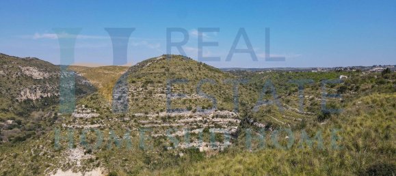 5 غرف نوم قطعة أرض في Noto, Italy رقم 90110 25