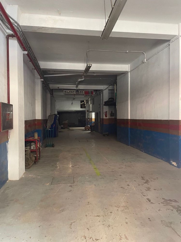 1085m² Warehouse in Valencia, Spain No. 224172