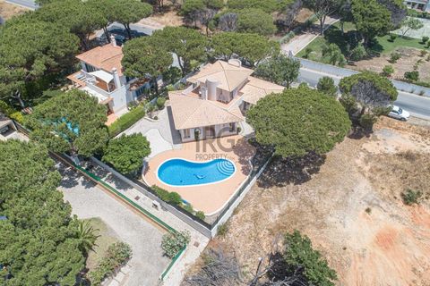 3 Schlafzimmer Villa in Almancil, Portugal, Nr. 330089