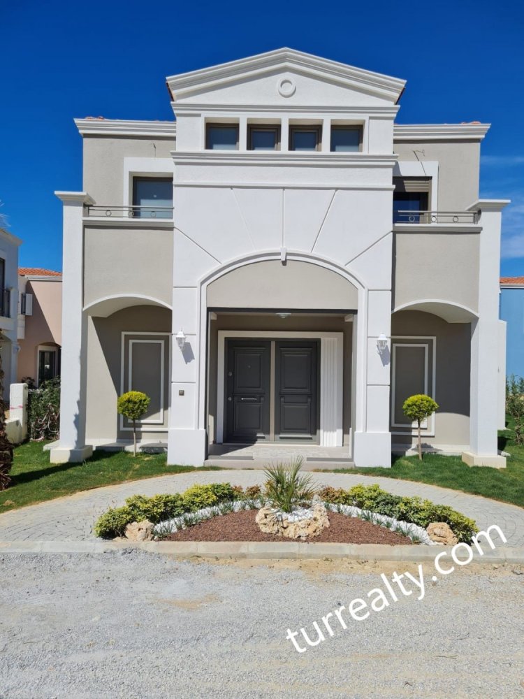 Villa 4+1 in Kusadasi, Turkey No. 3621