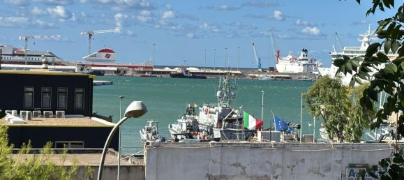 4 bedrooms Apartment in Bari, Italy No. 316734 24