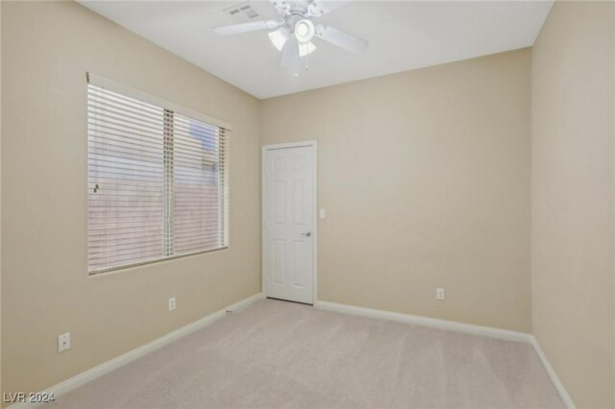 4 bedrooms House in North Las Vegas, USA No. 382683