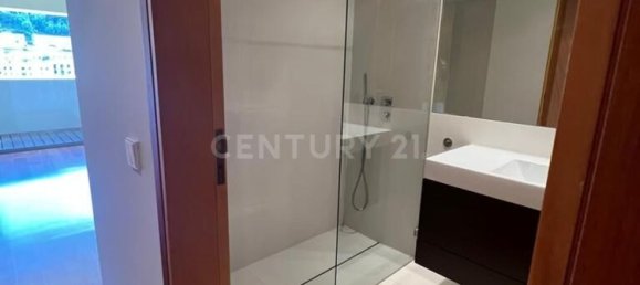 3 bedrooms Apartment in Porto, Portugal No. 97838 15