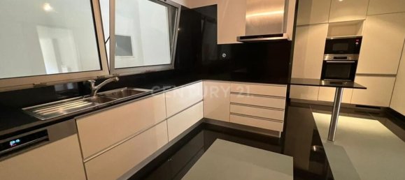 3 bedrooms Apartment in Porto, Portugal No. 97838 16